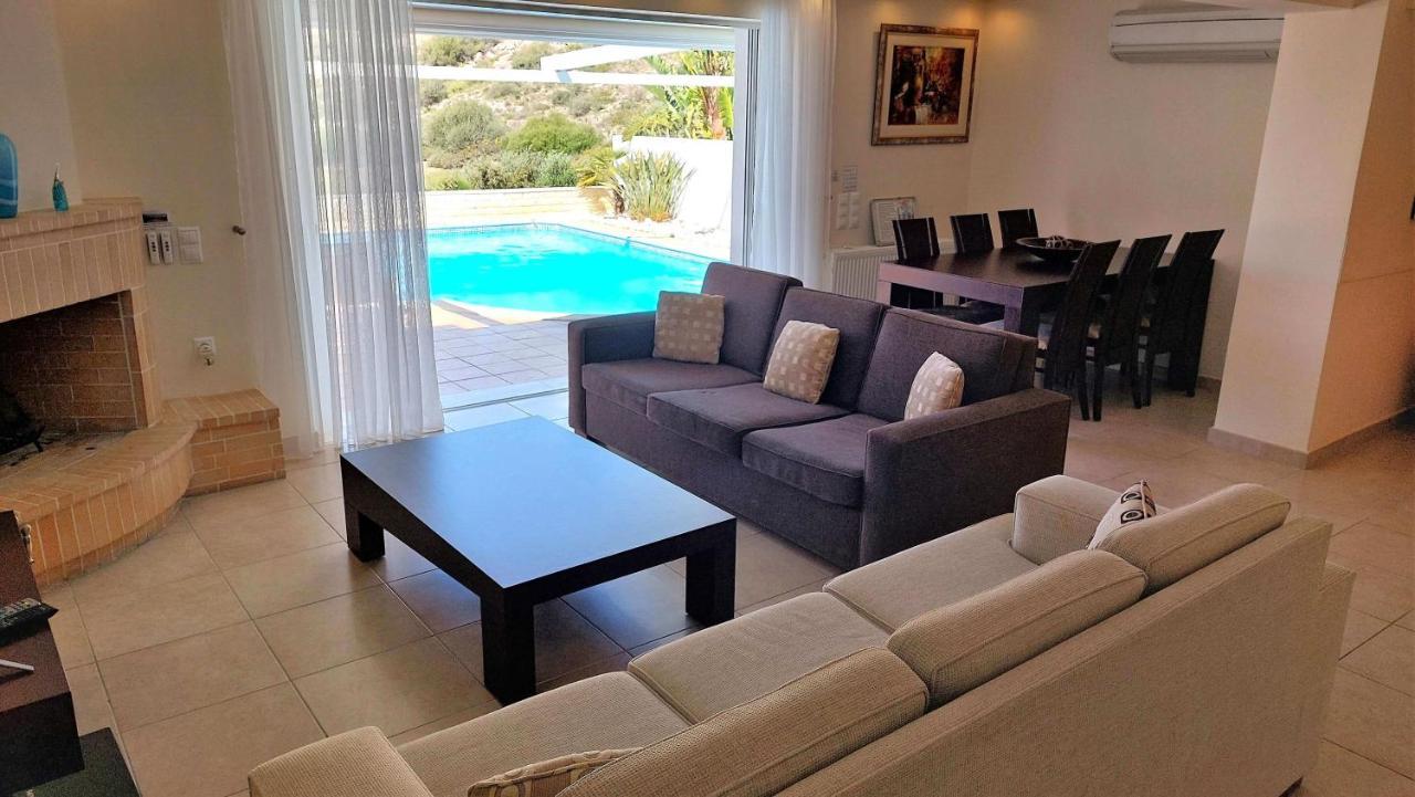 Holiday Villa Sunjoy Close To The Beach Sounion Exterior photo